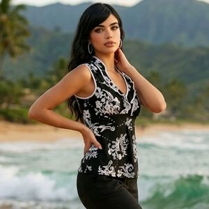 Maurices Sleeveless Black & White Floral V-Neck Top & Empire Waist Size Large